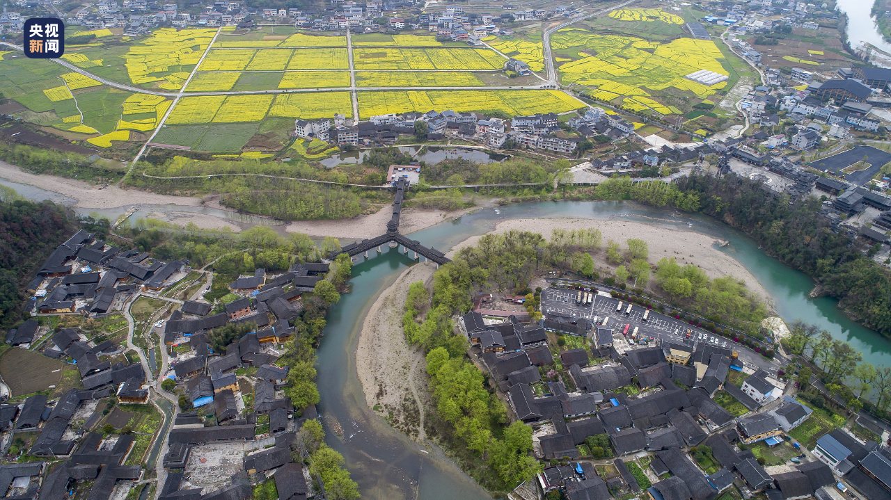 山、水、古城、民族风情…… 看秘境湘西中的诗和远方