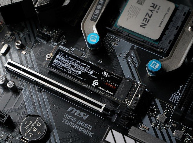 【秒懂知识库】PCIe4.0 的硬盘插到3.0接口上性能会有损耗吗?