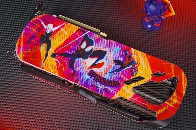 《蜘蛛侠:纵横宇宙》口碑登顶 用AI绘制自己的格温女友