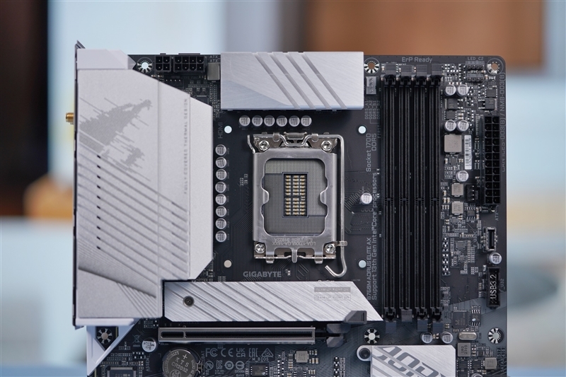 技嘉小雕B760M AORUS ELITE AX主板评测:温控优秀 DDR5-8000轻松达成!