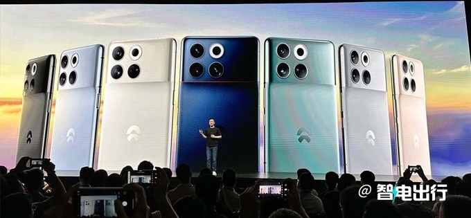 还有车内控车功能,nomi也没有在手机上缺席.