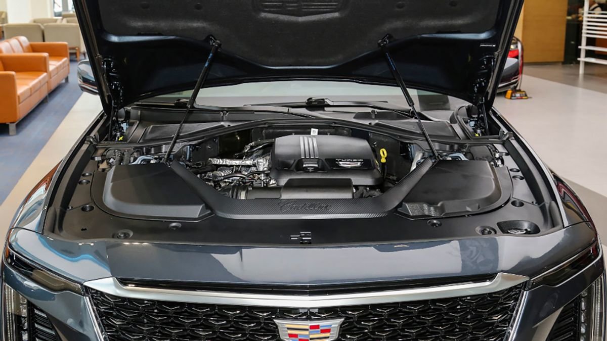 差不多的价格,选TA还是宝马3系?凯迪拉克CT6到店实拍