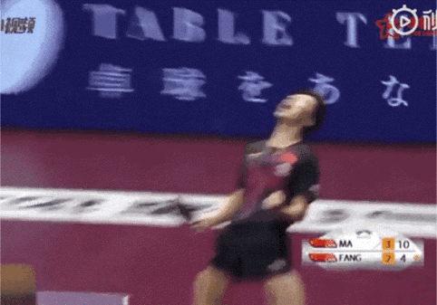 2015年苏州世乒赛 马龙跳上球桌
