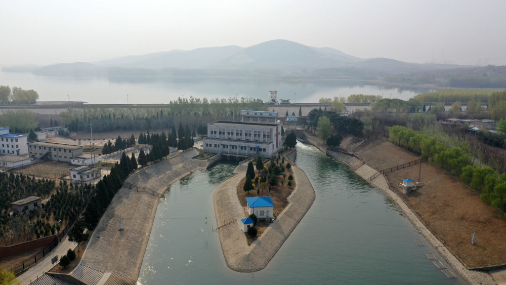 在天津市蓟州区拍摄的“引滦入津”工程重要调蓄水库于桥水库一景(2019年4月11日摄,无人机照片)。新华社记者 李然 摄