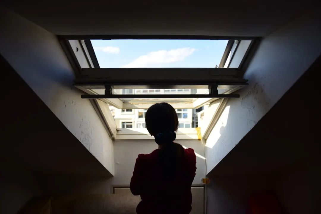 57岁妈妈和36岁女儿，一样找不到工作_凤凰网