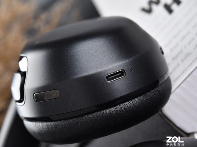 【有料评测】JBL TOUR ONE M2降噪耳机评测:音乐、舒适与降噪的完美融合