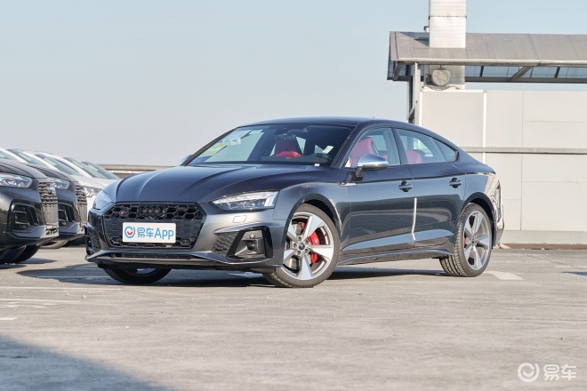 奥迪rs家族多款新车正式上市 售价82.88万元起