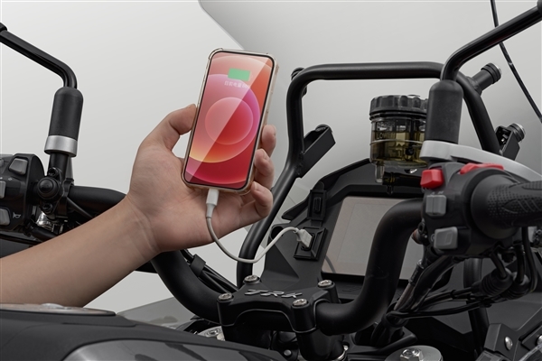 3.268万起 贝纳利TRK502(X)ADV纪念版上市:双缸水冷、手机直连