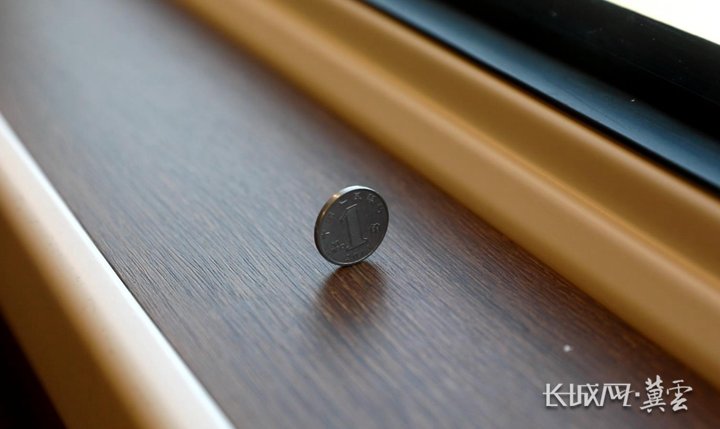 高铁列车运行平稳。长城网&middot;冀云客户端记者 周亚彬 摄