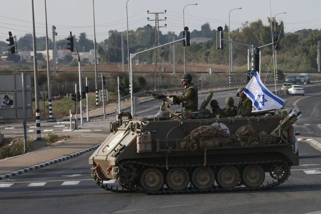 ▲以色列国防军发言人乔纳森·康里库斯当地时间8日晚间在社交平台X(原推特)上表示,以色列已在加沙附近集结10万预备役部队,以应对正在与哈马斯进行的战争。