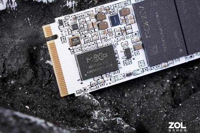 【有料评测】光威弈PCIe4.0 SSD评测 2TB强悍“小金刚”