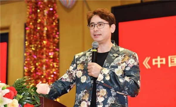 盗龄医生:世界知名大健康品牌受邀参加《中国百名优秀企业家奋斗史》首发式