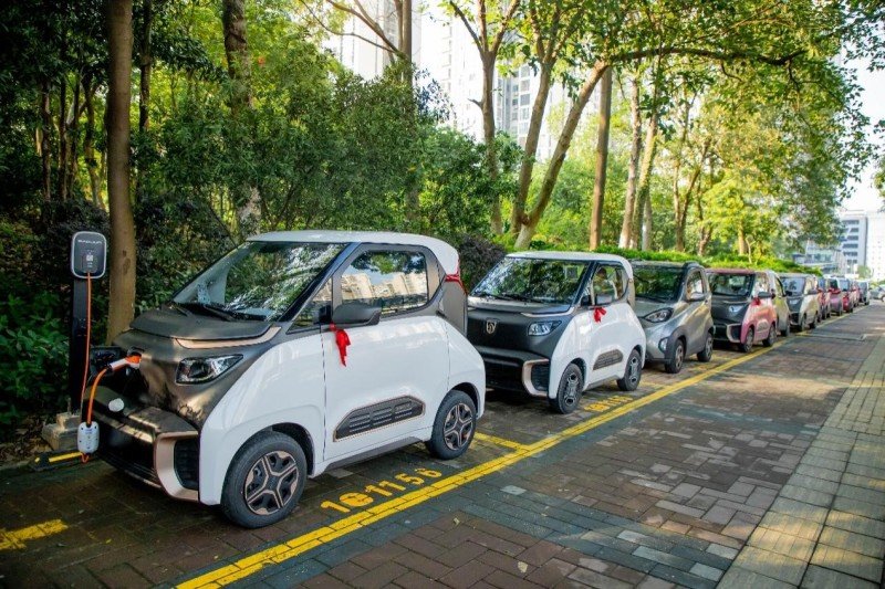 在这里,全球最畅销的新能源车五菱宏光miniev每天忙碌地走下生产线,创