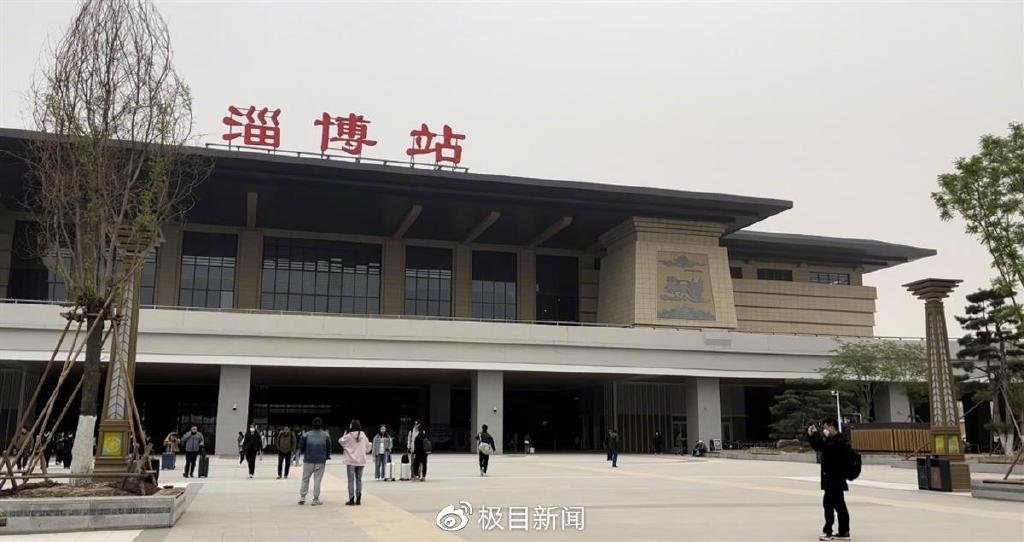 市场门口的公平秤