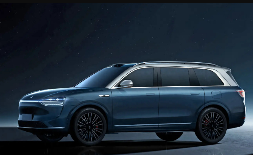 问界要靠TA翻身?和理想L9拼刺刀?问界M9无伪谍照,真的很大!