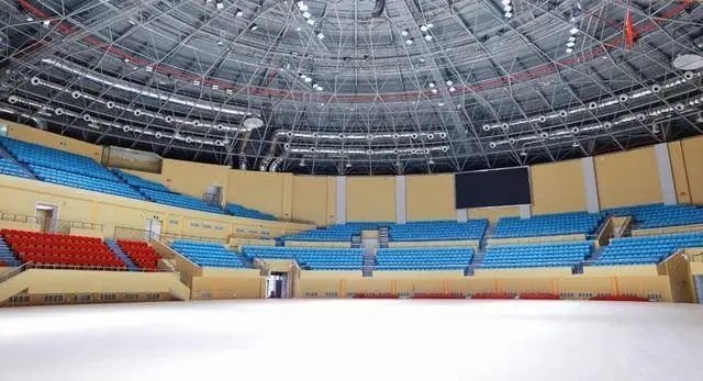 杭州电子科技大学体育馆场馆内部 徐霄燕 摄