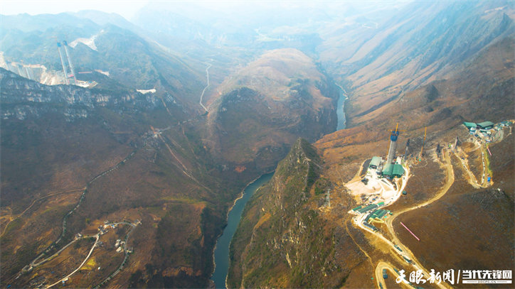 建设中的花江峡谷大桥.jpg