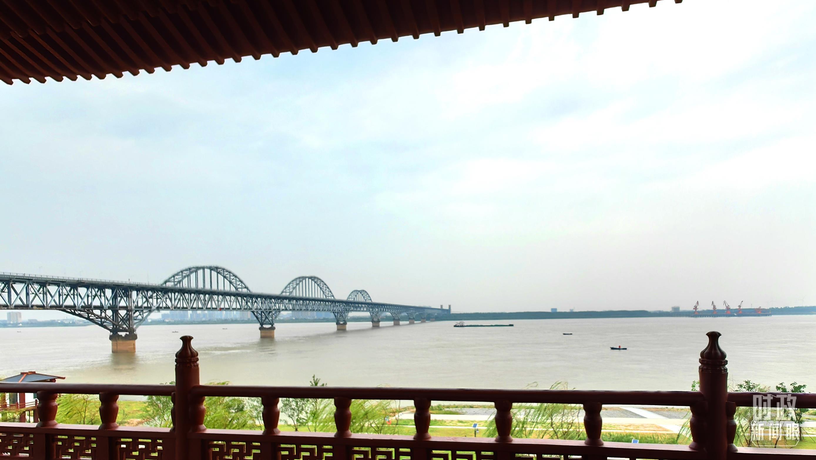 △长江九江段沿岸。(总台央视记者段德文拍摄)