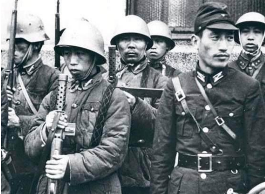 497. 心思都花在穿戴上了——那些日本控制下的伪军军服（上）_凤凰网