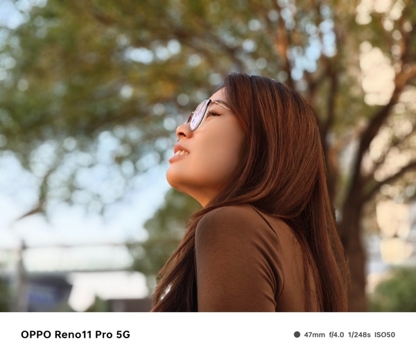 光学质感的虚化效果,OPPO Reno11系列人像虚化零距离体验