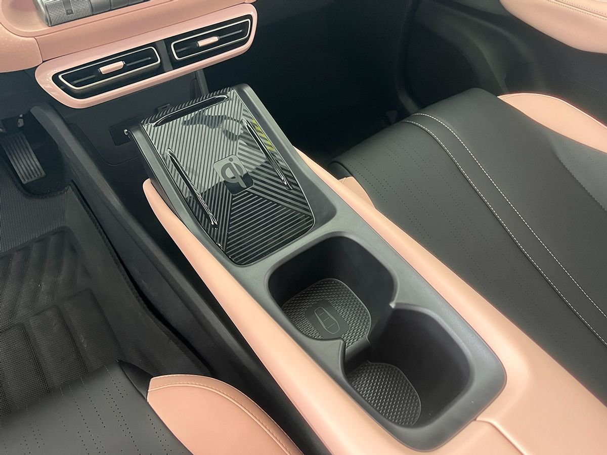 5月卖了8000多辆,它和五菱缤果怎么选?比亚迪海鸥实拍