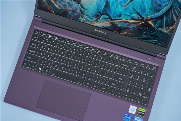 RTX 4060售价6999元 七彩虹将星X15 AT游戏本图赏