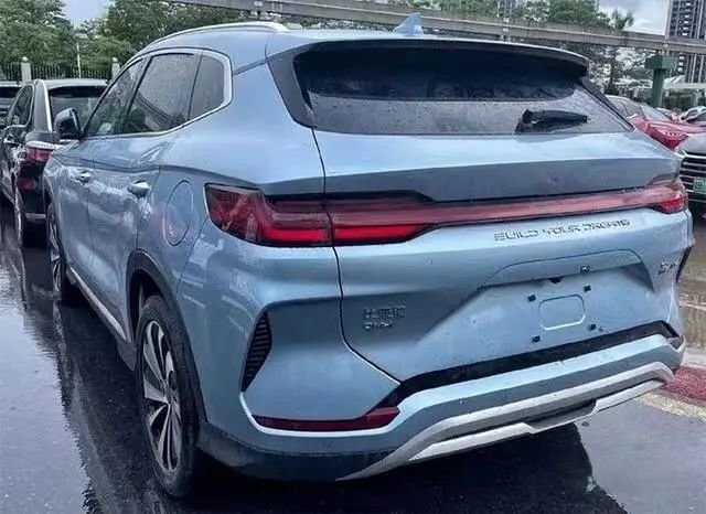 新款比亚迪宋plus最高降19万尺寸再加长还在盯着银河l7看