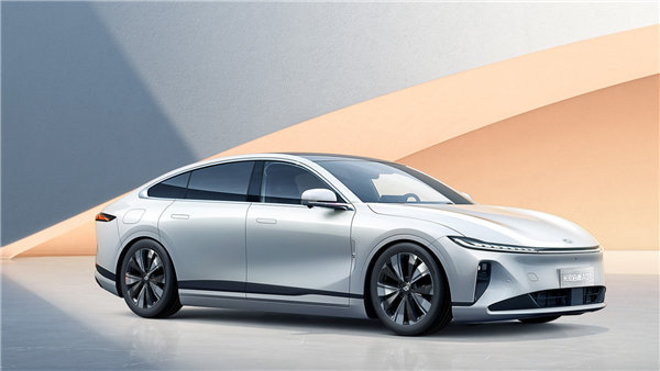 合资中型轿车雪上加霜!长安启源A07更多官图发布:灰色真高级