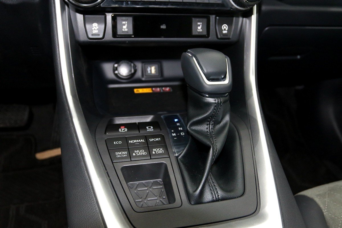 探店新RAV4荣放:全能超进化!北美探险版来了!玩的就是野!