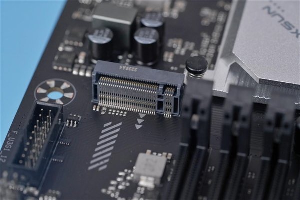 新一代甜品主板!铭瑄终结者B760M D4 WIFI图赏