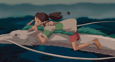 哪个孩子没想过在天空自由翱翔？宫崎骏帮我们实现了。（图/《千与千寻》）