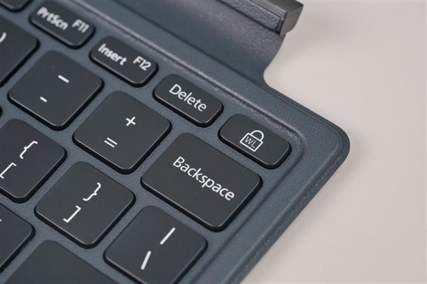 小米首款二合一笔记本!小米笔记本12.4图赏