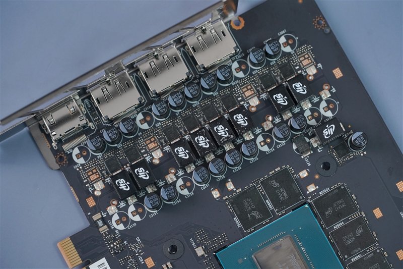 高颜值+顶级做工!铭瑄RTX 4080 iCraft OC16G瑷珈显卡评测:三风扇稳压71℃