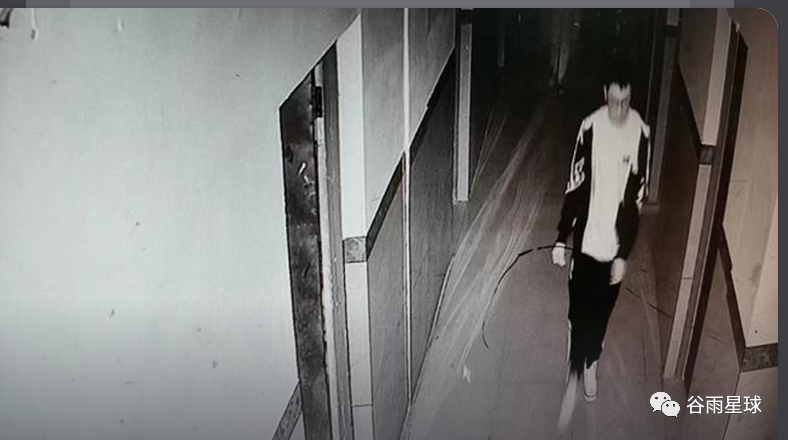 ■胡鑫宇生前最后一次被拍到。为保护逝者以及家庭隐私,本人不会出现任何正面照。