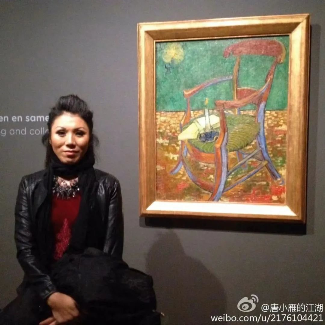 唐小雁在国外看梵高真迹