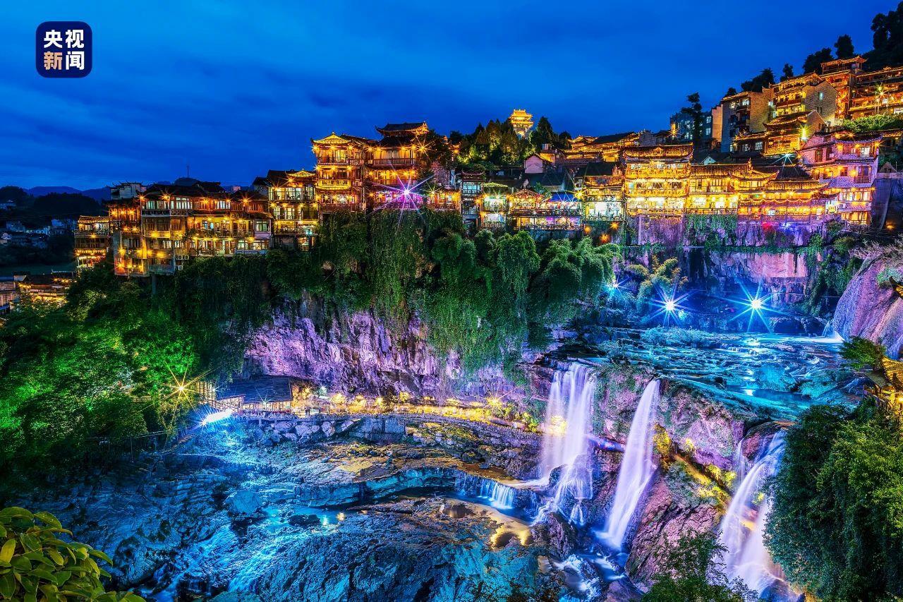 山、水、古城、民族风情…… 看秘境湘西中的诗和远方