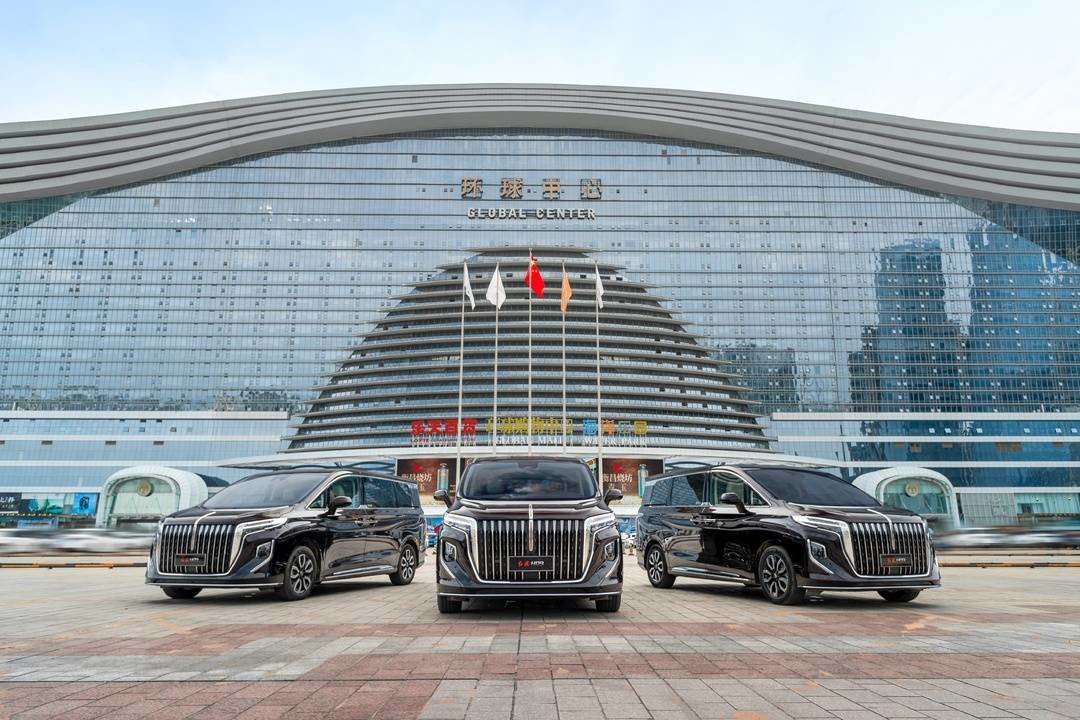 在车里来一次“热石理疗”按摩？高端MPV的内卷烽火被红旗HQ9点燃了丨热石背部按摩图片