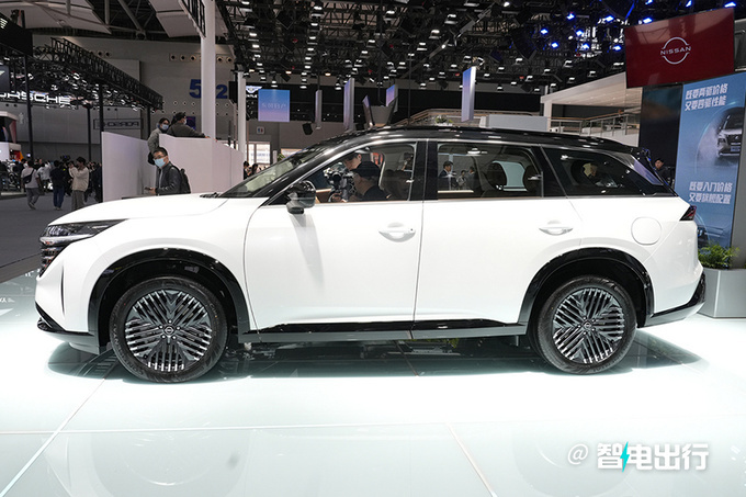 探陆的车身尺寸要比东风日产在售最大的suv楼兰大一级,和大众途昂相当