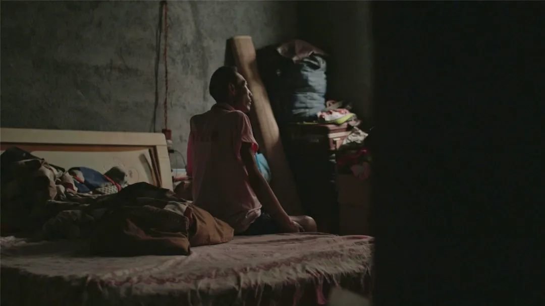 导演李维:从葬礼到婚礼,慢船去中国