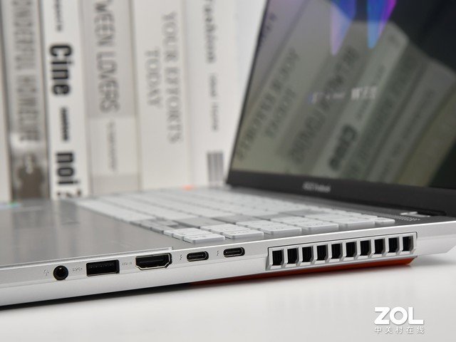 体验华硕无畏Pro16 2023旗舰版:性能释放堪比专业游戏本