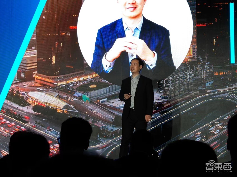 AI大模型落地游戏手机!红魔9 Pro续航破9小时,全球首个5000分区MiniLED显示器