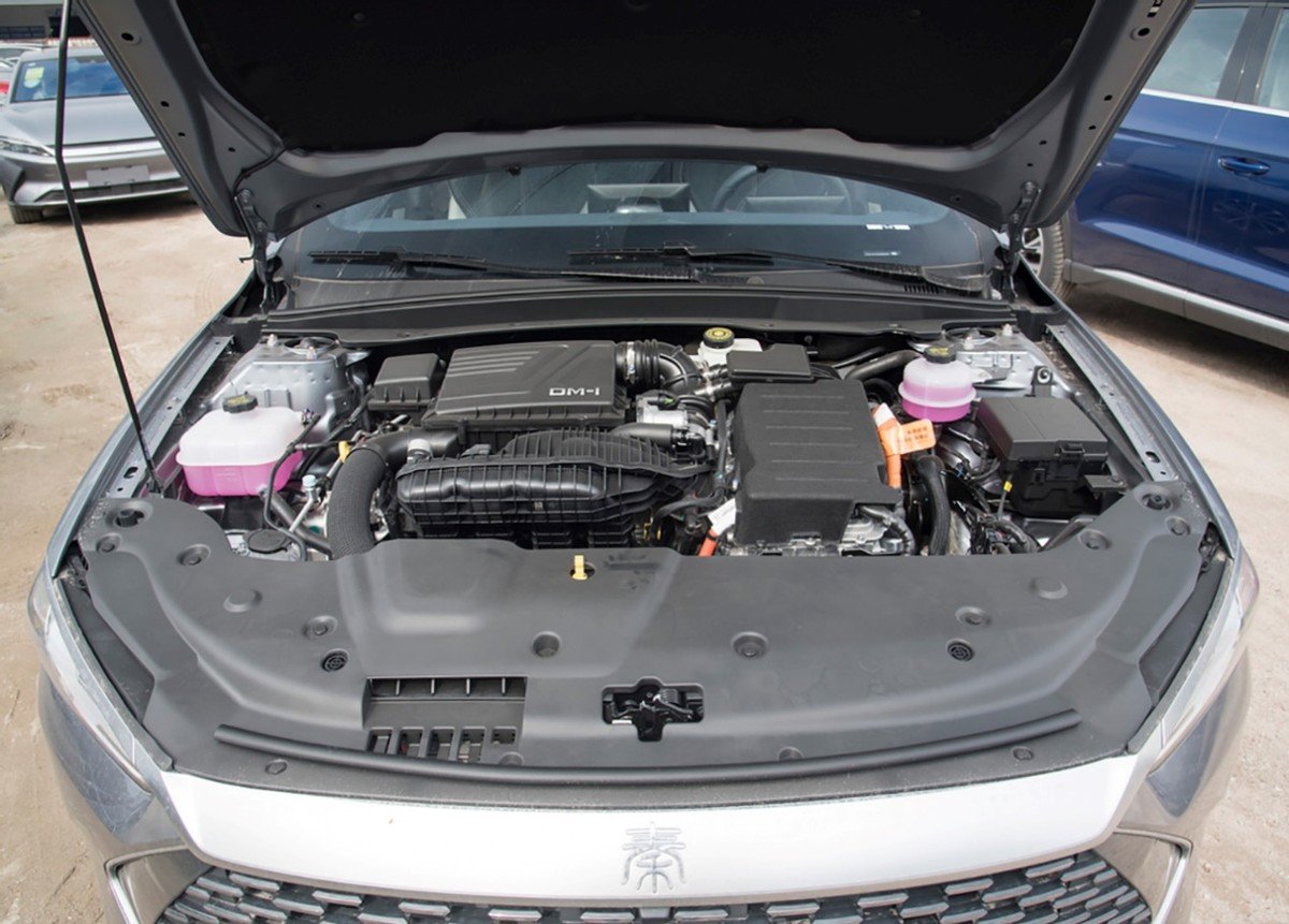 大众终于拿出诚意 直接硬刚比亚迪?朗逸新锐对比秦PLUS DM-i