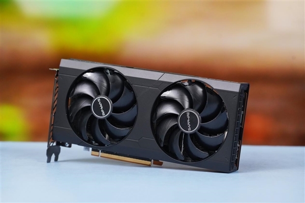 中国特供!蓝宝石AMD RX 6750 GRE 10GB白金版图赏