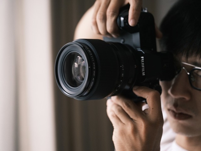 富士发布GF55mm F1.7 R WR中画幅镜头