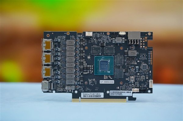 纯白千层镜!影驰RTX 4060 Ti 8GB星曜OC图赏