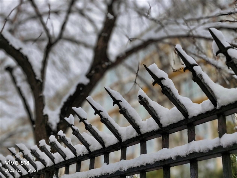 8mm机身下的续航王者!vivo S18评测:5000mAh超薄蓝海电池 轻松用一天半