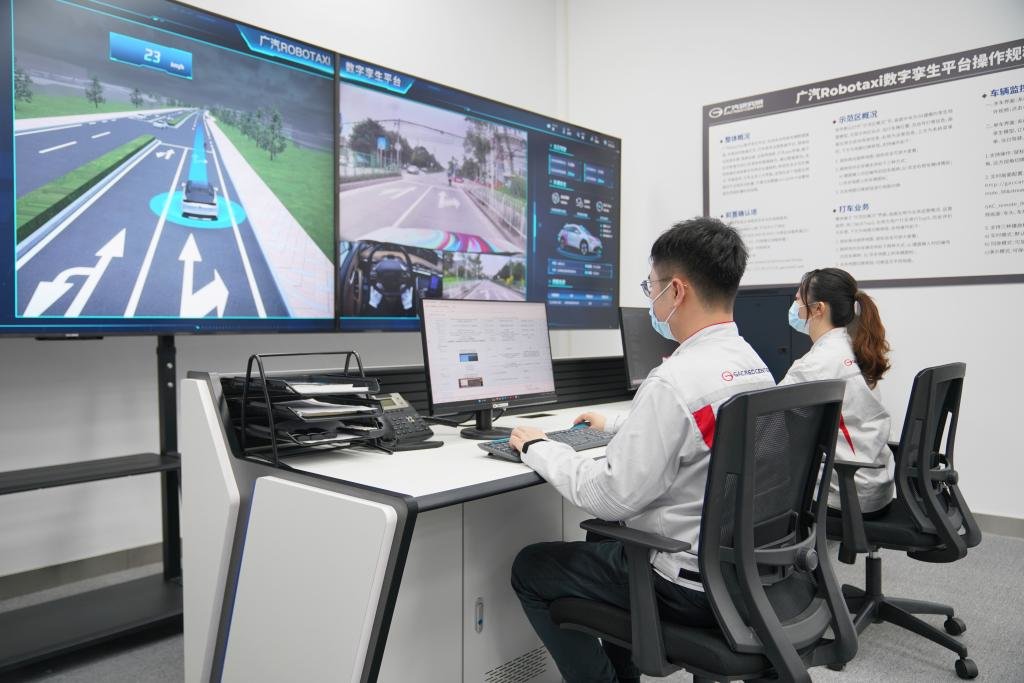 广汽研究院的智能驾驶远程云控实验室（数字孪生平台）。（广汽研究院供图）