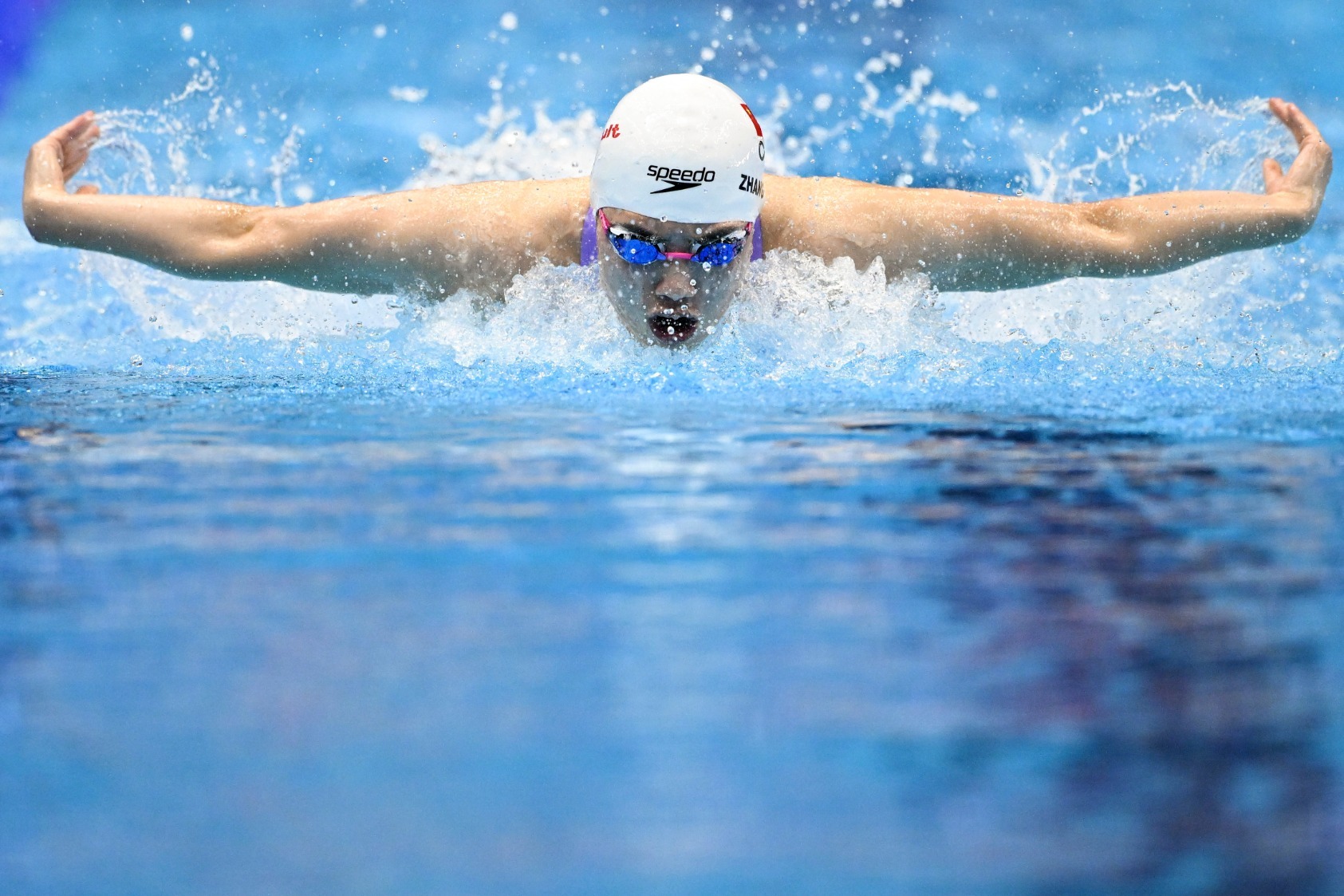 7月30日，张雨霏在女子4X100米混合泳决赛中。新华社记者许畅摄