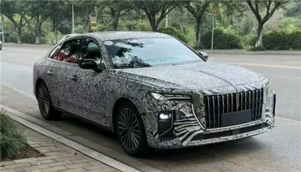 双连屏+8AT!全新红旗H9谍照曝光:现款30.98万起