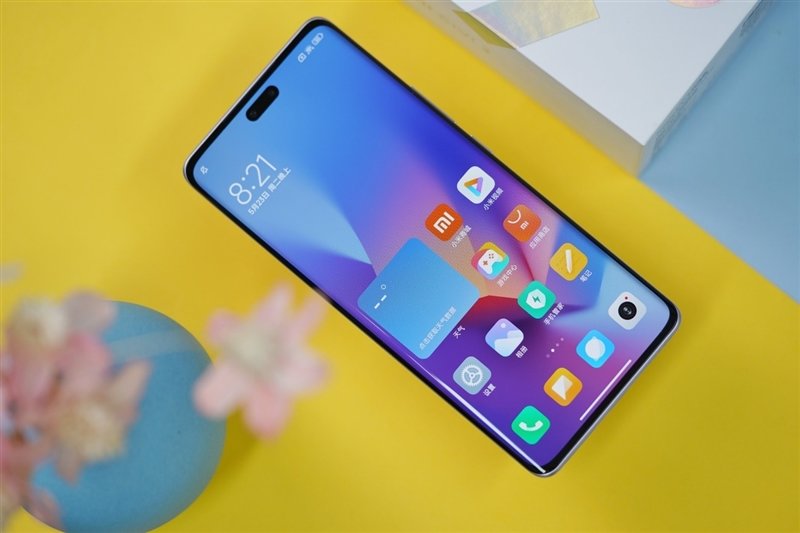 第三代自拍手机小米Civi3首发评测:拍照再进化 性能让小姐姐们再也不会喊卡了